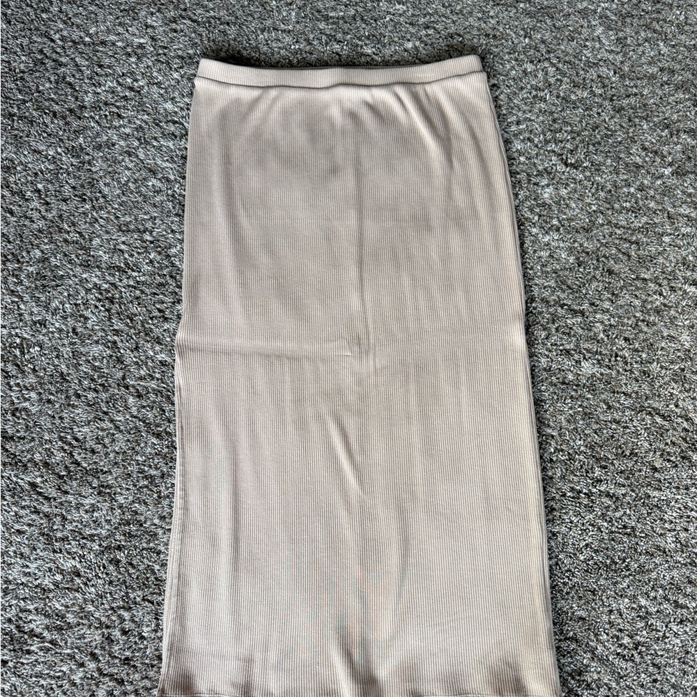 Old Navy Women's Tan Pencil Skirt